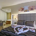 آسيا بيتش ريزورت آند سبا فندق