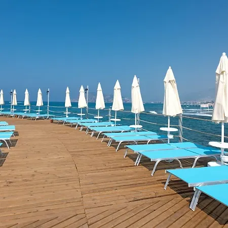 & Hotel 5*