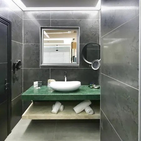 Hotel &