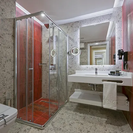 & Hotel 5*