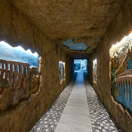 Hotel &
