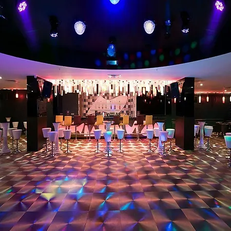 & Hotel