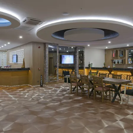 & Ξενοδοχείο Αλάνια