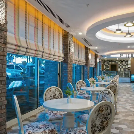 & Hotel 5*