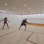 מלון & אלאניה